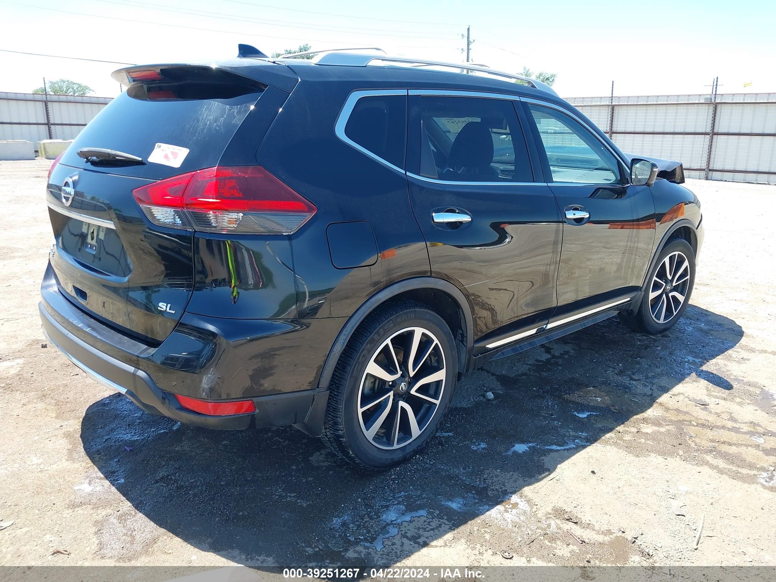 Photo 3 VIN: JN8AT2MT5JW469776 - NISSAN ROGUE 