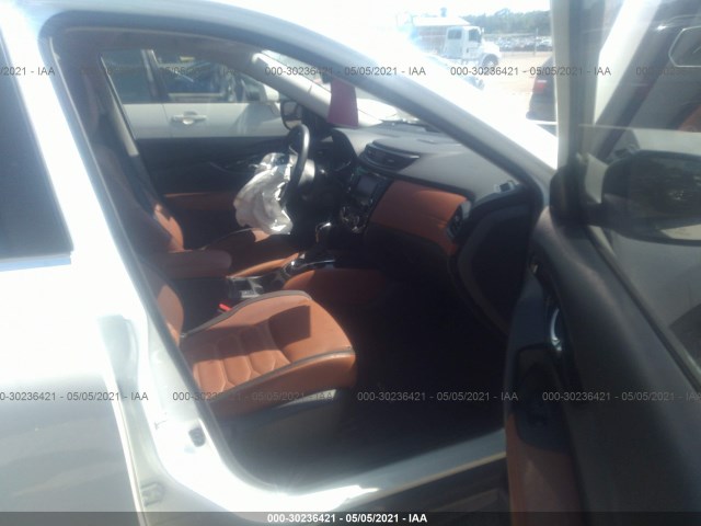 Photo 4 VIN: JN8AT2MT5JW485329 - NISSAN ROGUE 