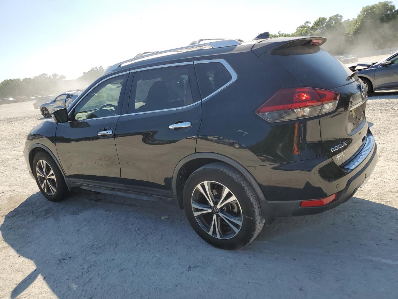 Photo 1 VIN: JN8AT2MT5KW250740 - NISSAN ROGUE 