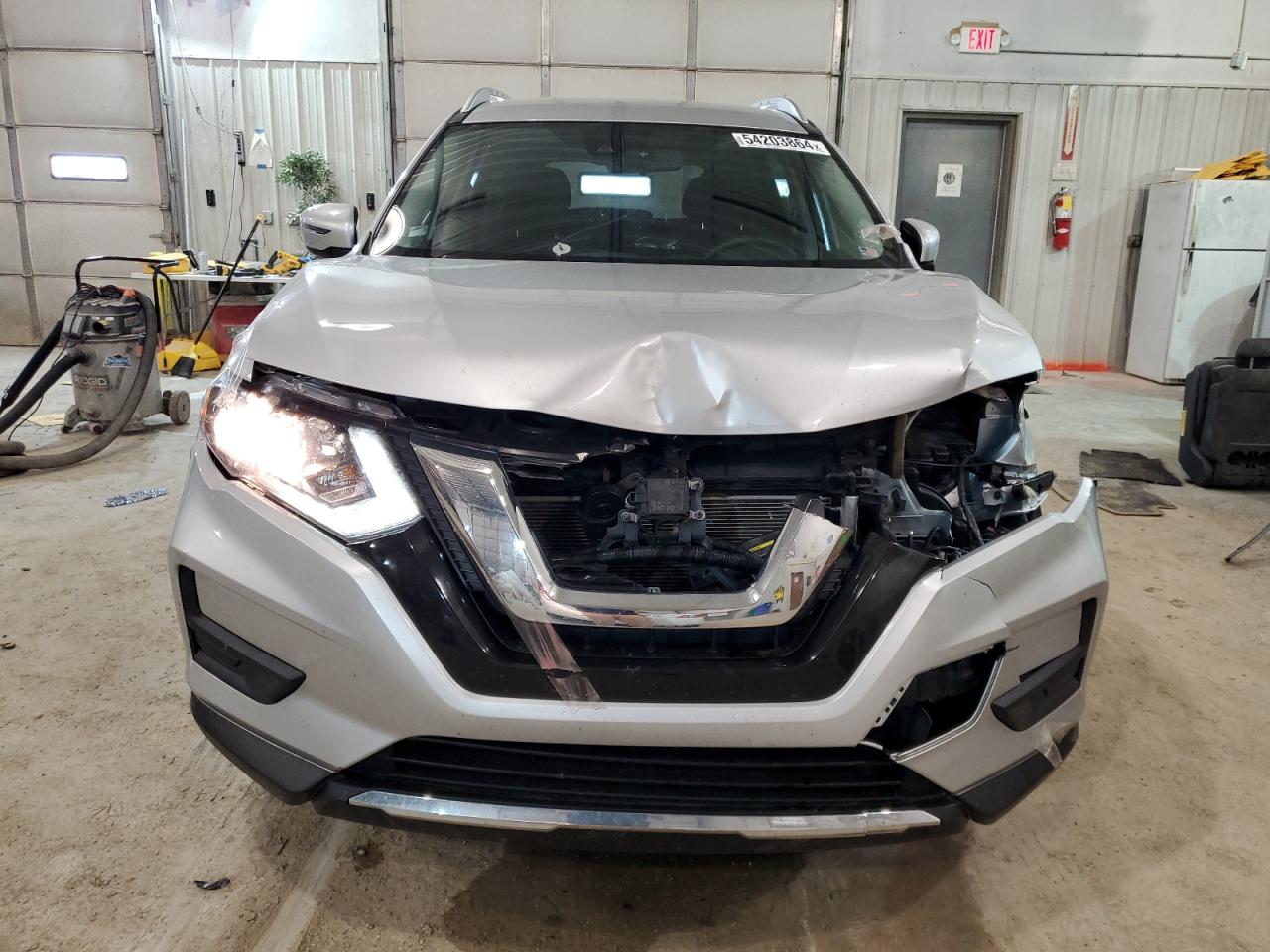 Photo 4 VIN: JN8AT2MT5LW015482 - NISSAN ROGUE 