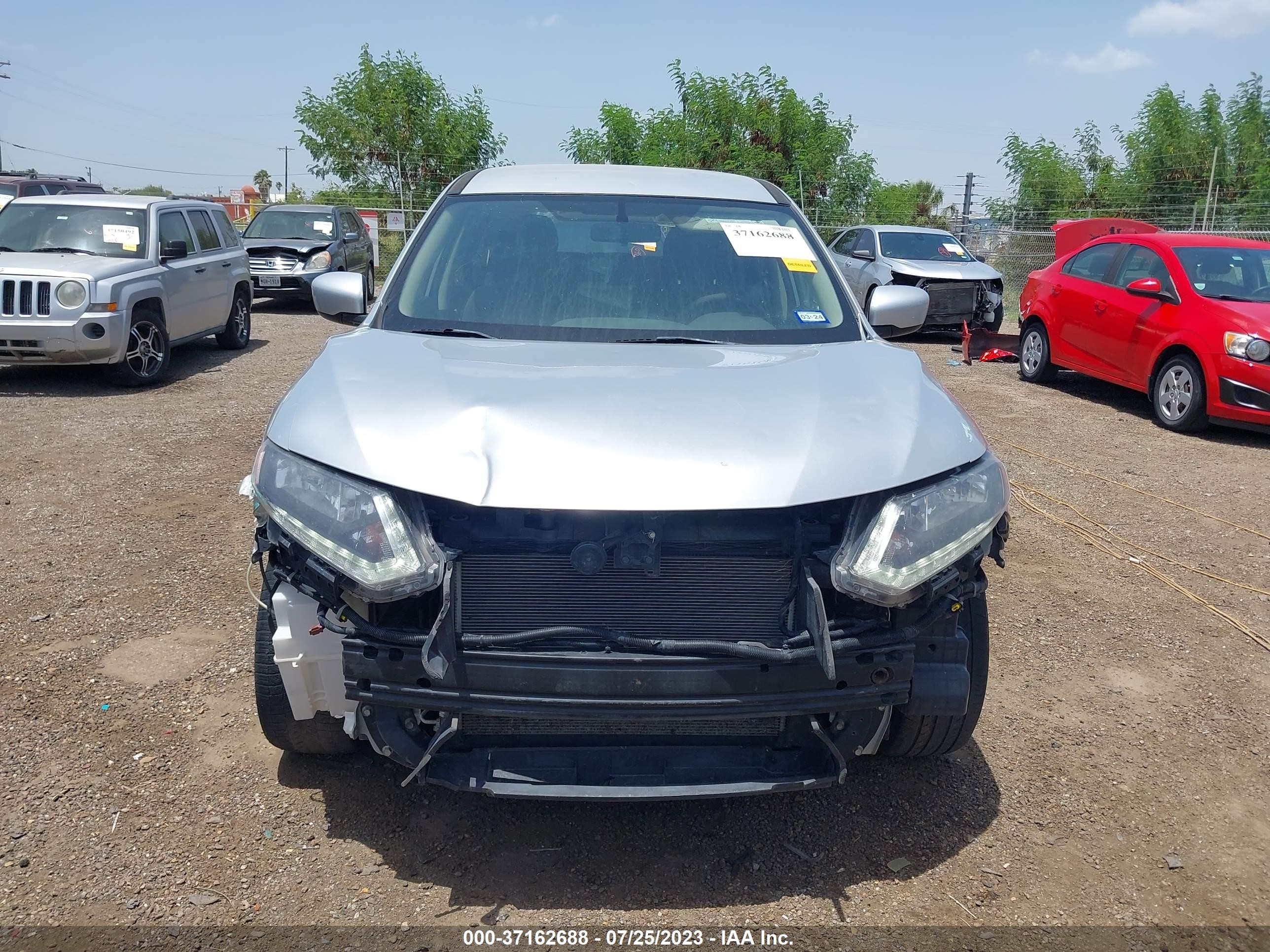 Photo 11 VIN: JN8AT2MT6GW026920 - NISSAN ROGUE 