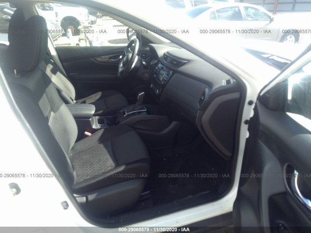 Photo 4 VIN: JN8AT2MT6HW130745 - NISSAN ROGUE 