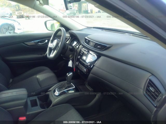 Photo 4 VIN: JN8AT2MT6HW148453 - NISSAN ROGUE 