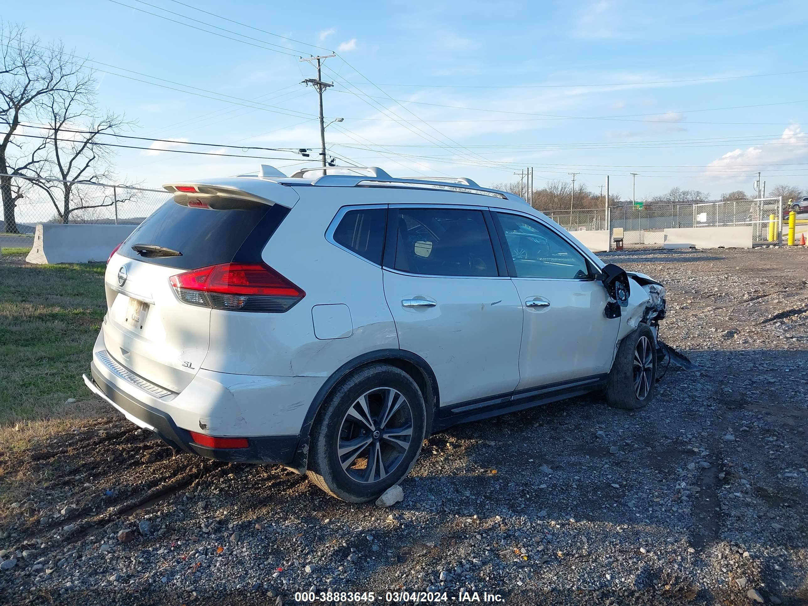 Photo 3 VIN: JN8AT2MT6HW405059 - NISSAN ROGUE 