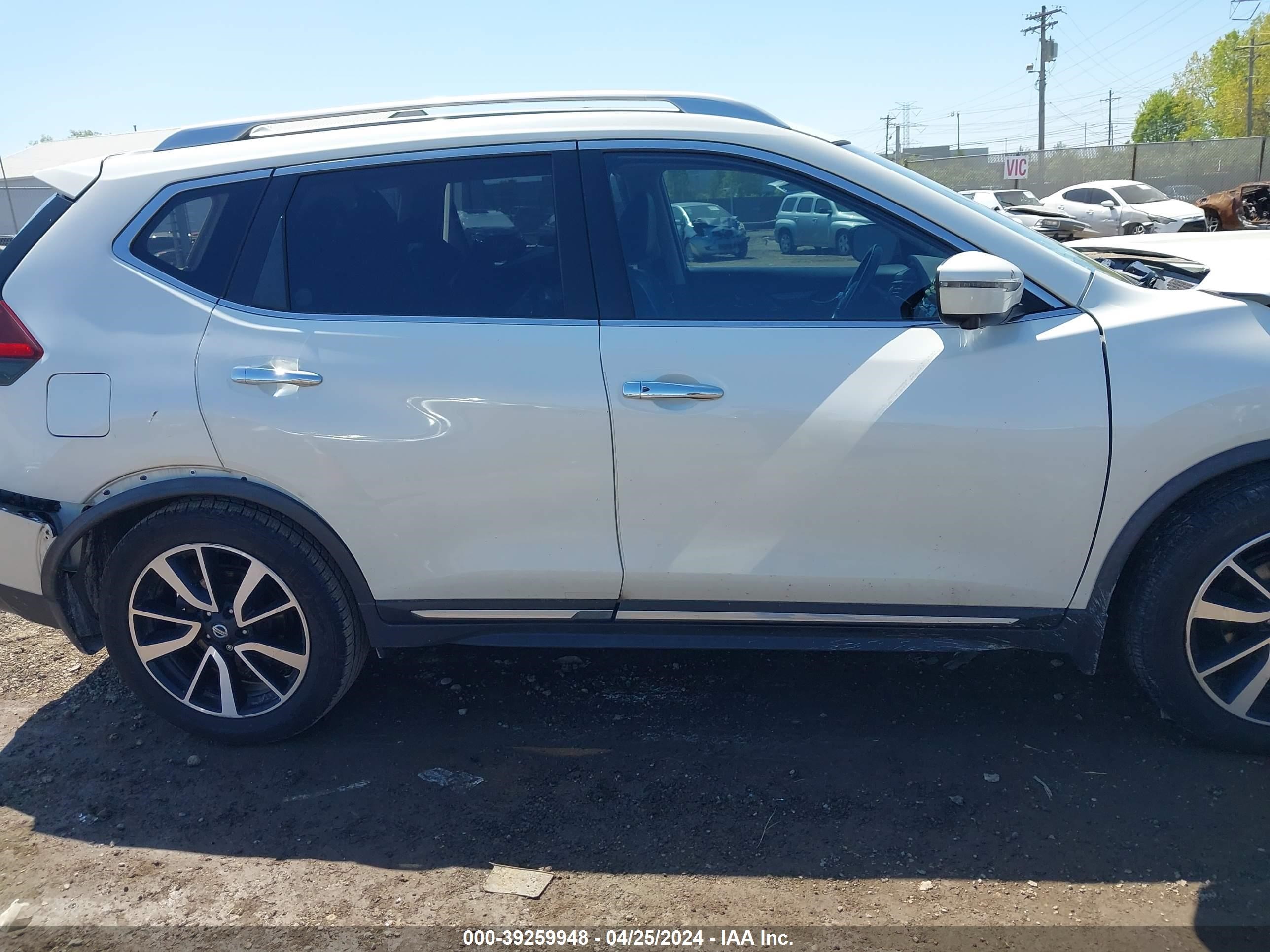 Photo 13 VIN: JN8AT2MT6JW467177 - NISSAN ROGUE 