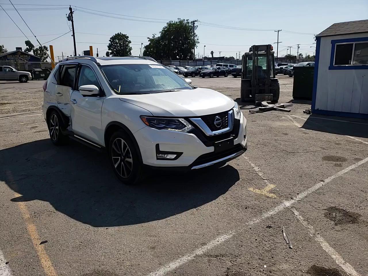 Photo 10 VIN: JN8AT2MT6JW468183 - NISSAN ROGUE 