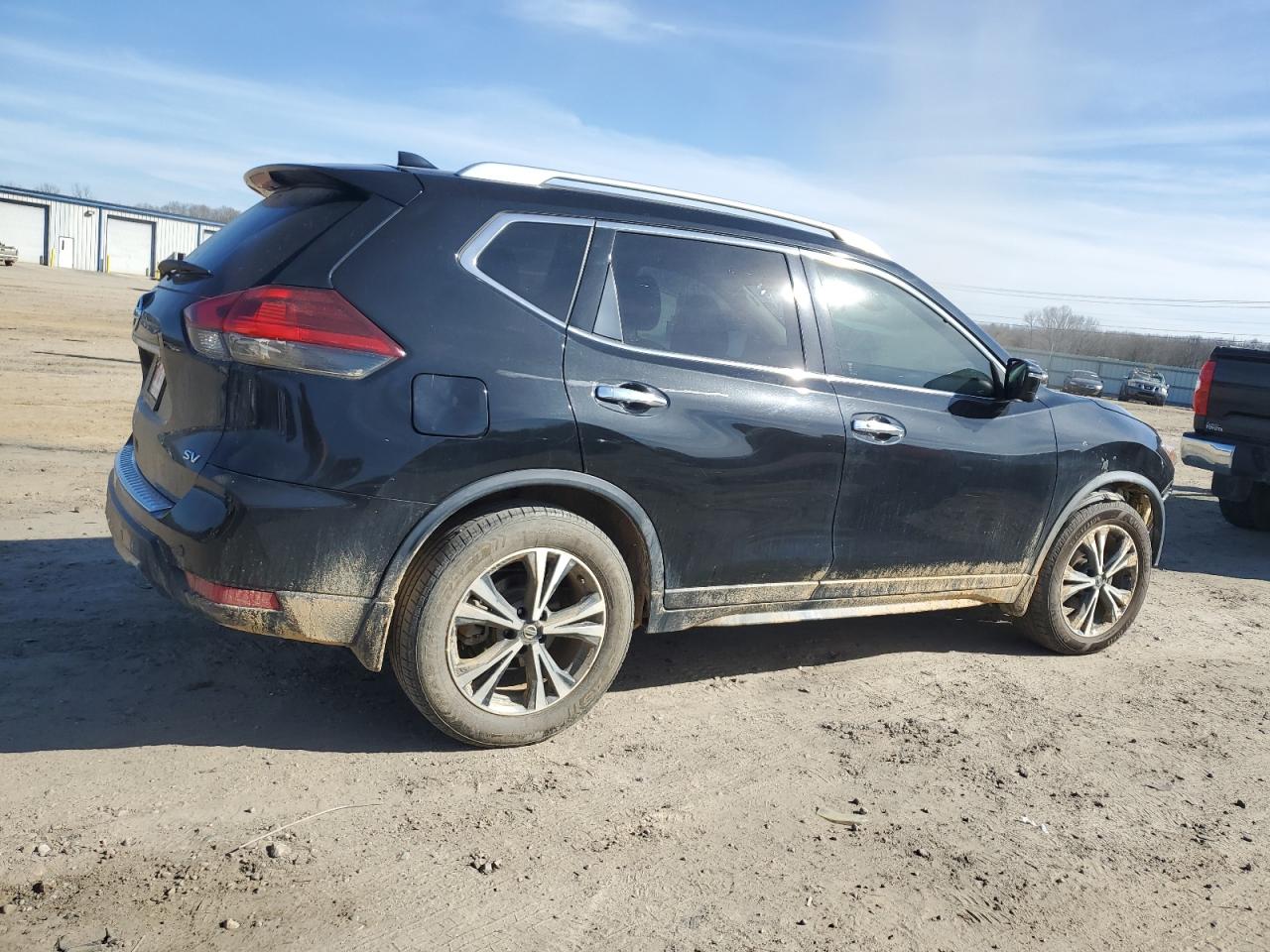 Photo 2 VIN: JN8AT2MT6KW268826 - NISSAN ROGUE 