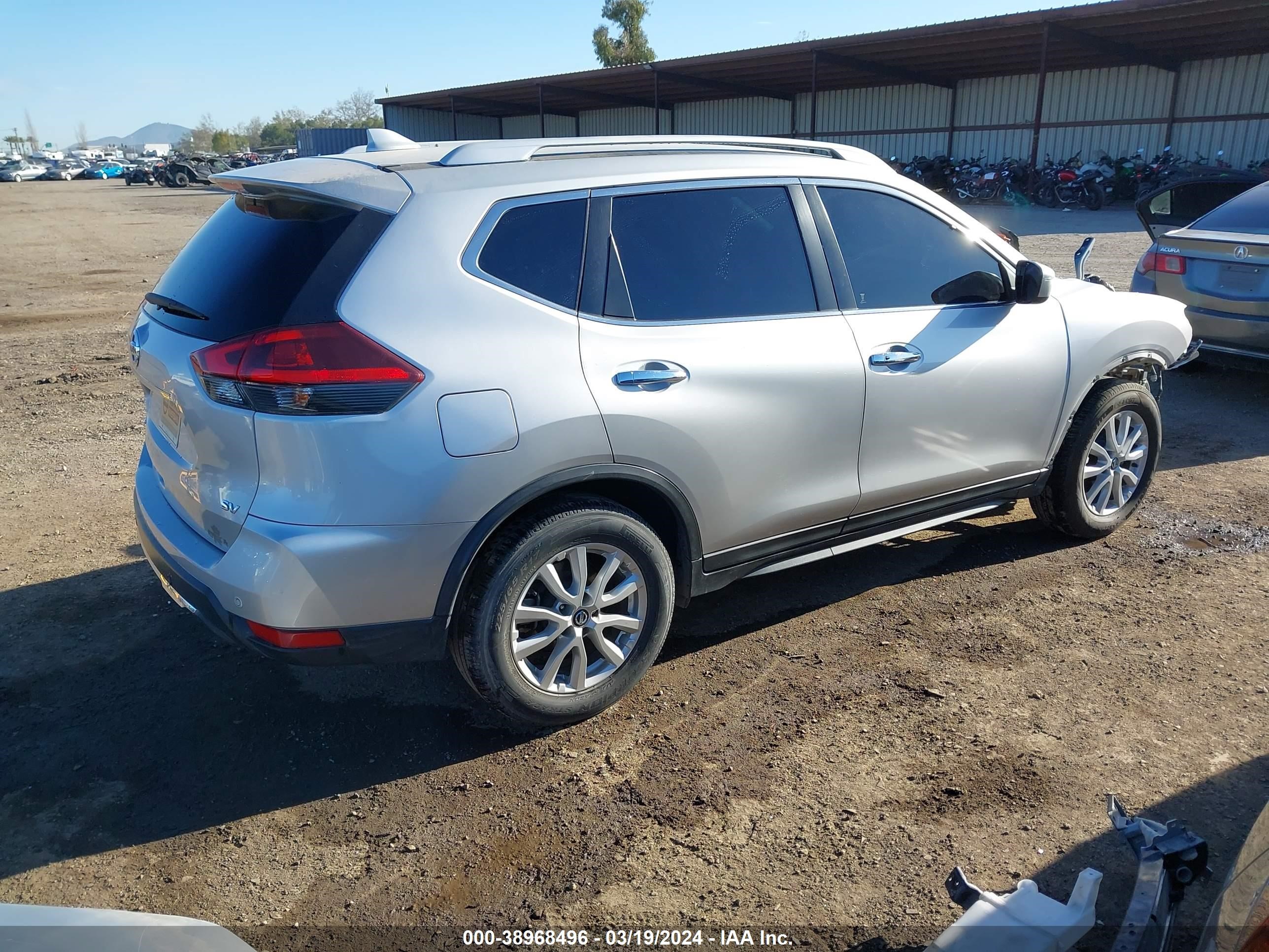 Photo 3 VIN: JN8AT2MT6LW032517 - NISSAN ROGUE 