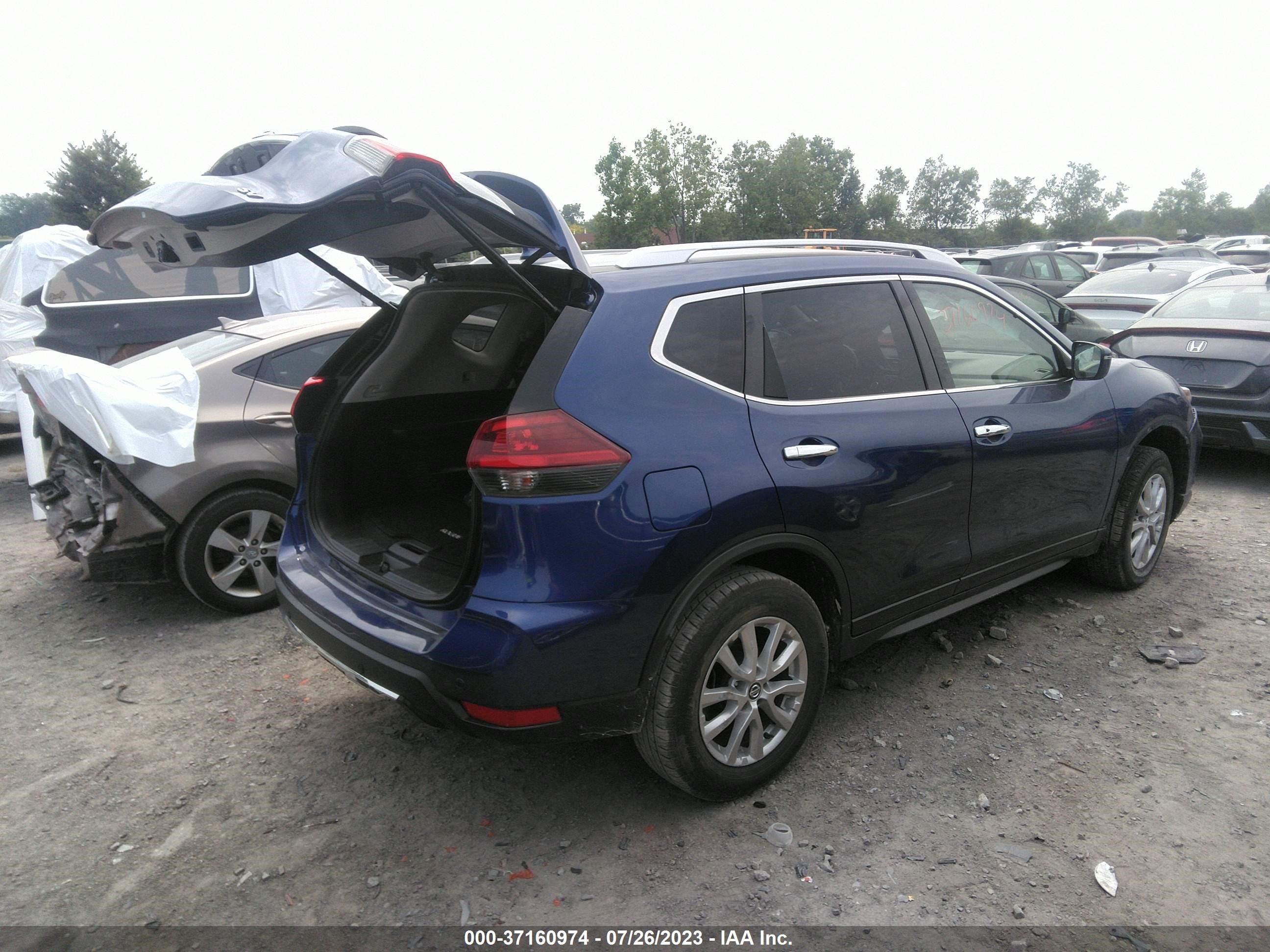 Photo 3 VIN: JN8AT2MT6LW039967 - NISSAN ROGUE 