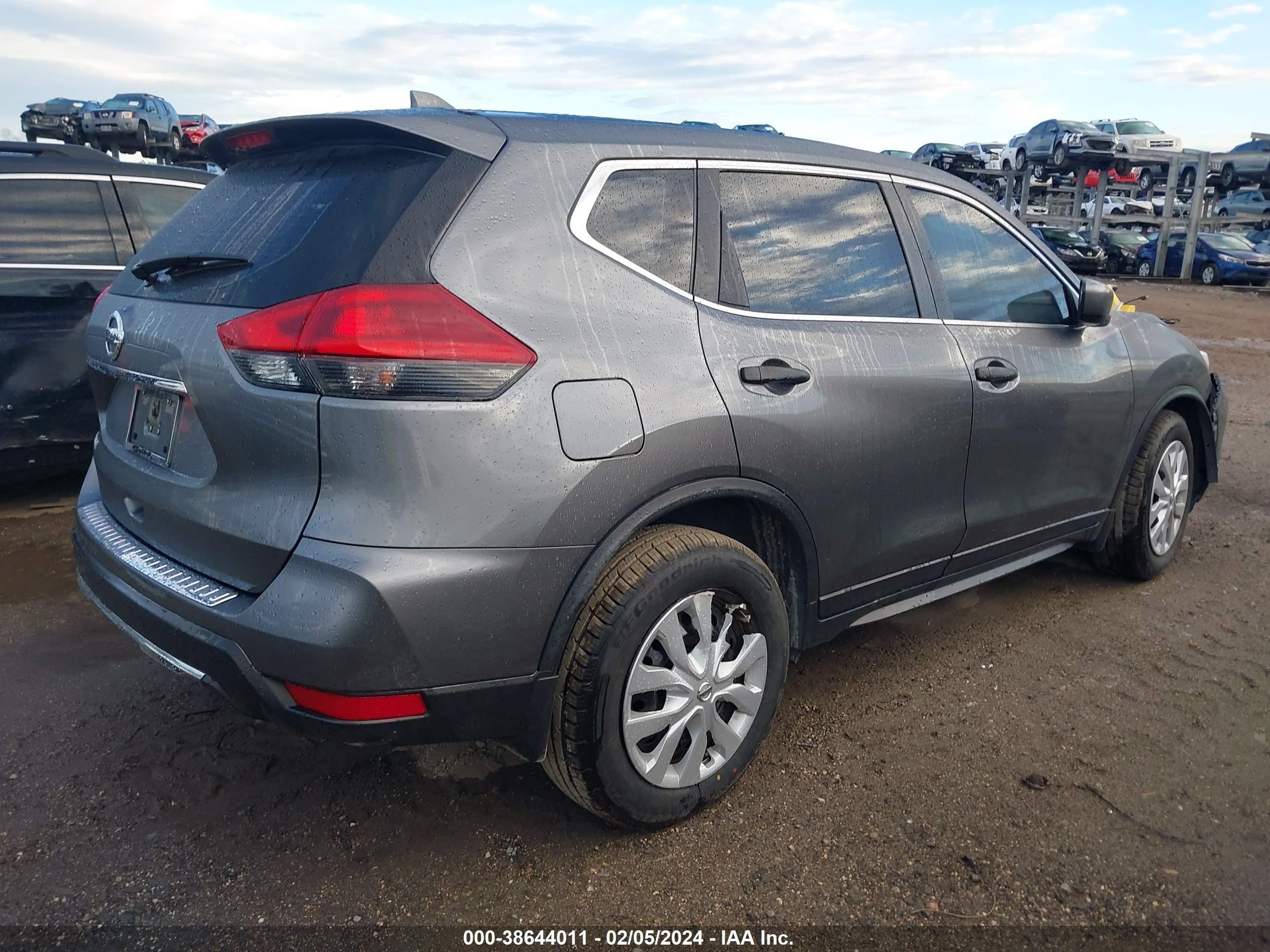 Photo 3 VIN: JN8AT2MT7JW462621 - NISSAN ROGUE 