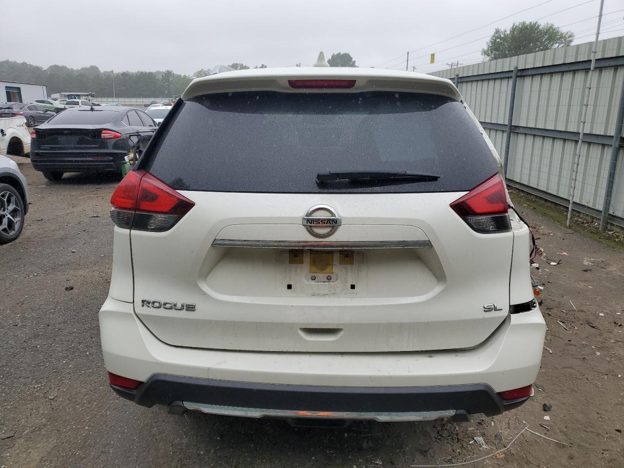 Photo 5 VIN: JN8AT2MT7JW467463 - NISSAN ROGUE 