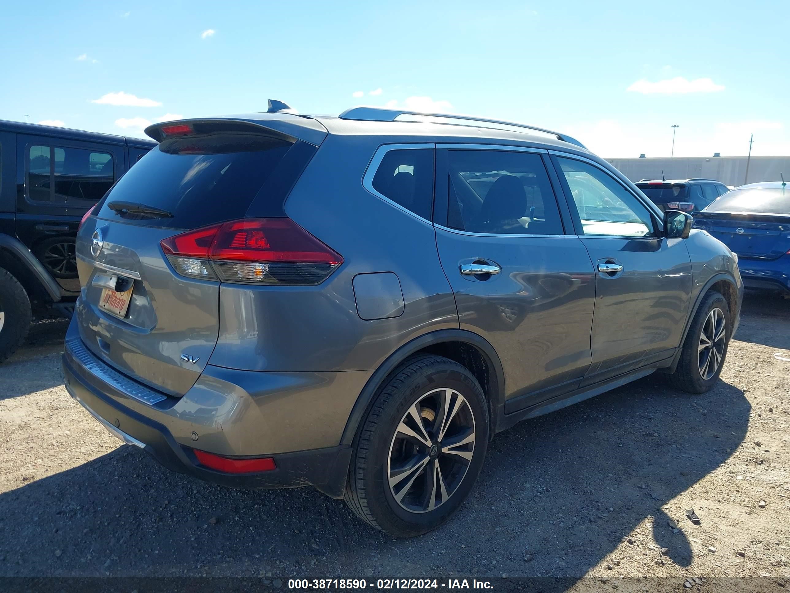 Photo 3 VIN: JN8AT2MT7KW266454 - NISSAN ROGUE 