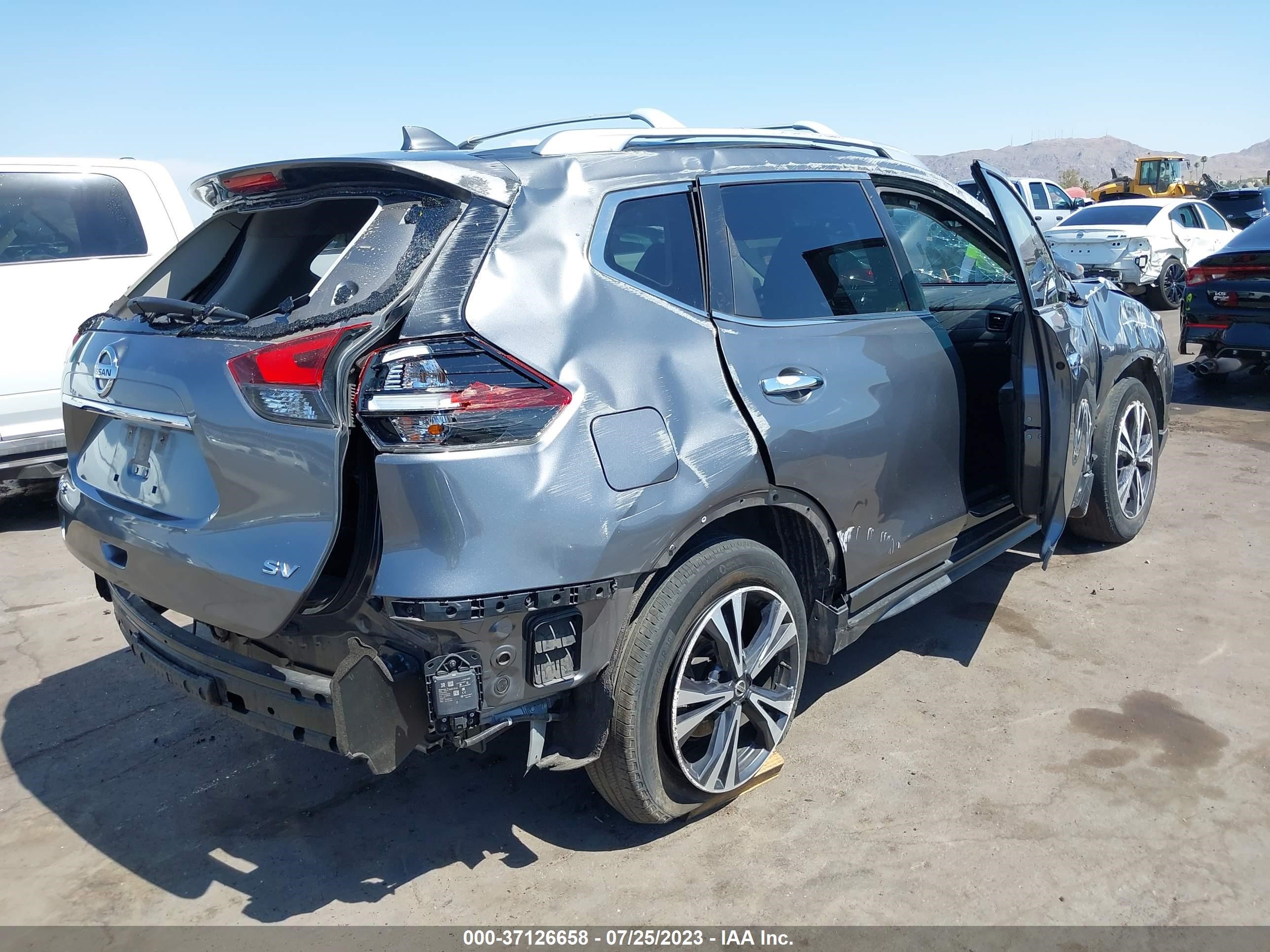 Photo 3 VIN: JN8AT2MT7KW504979 - NISSAN ROGUE 