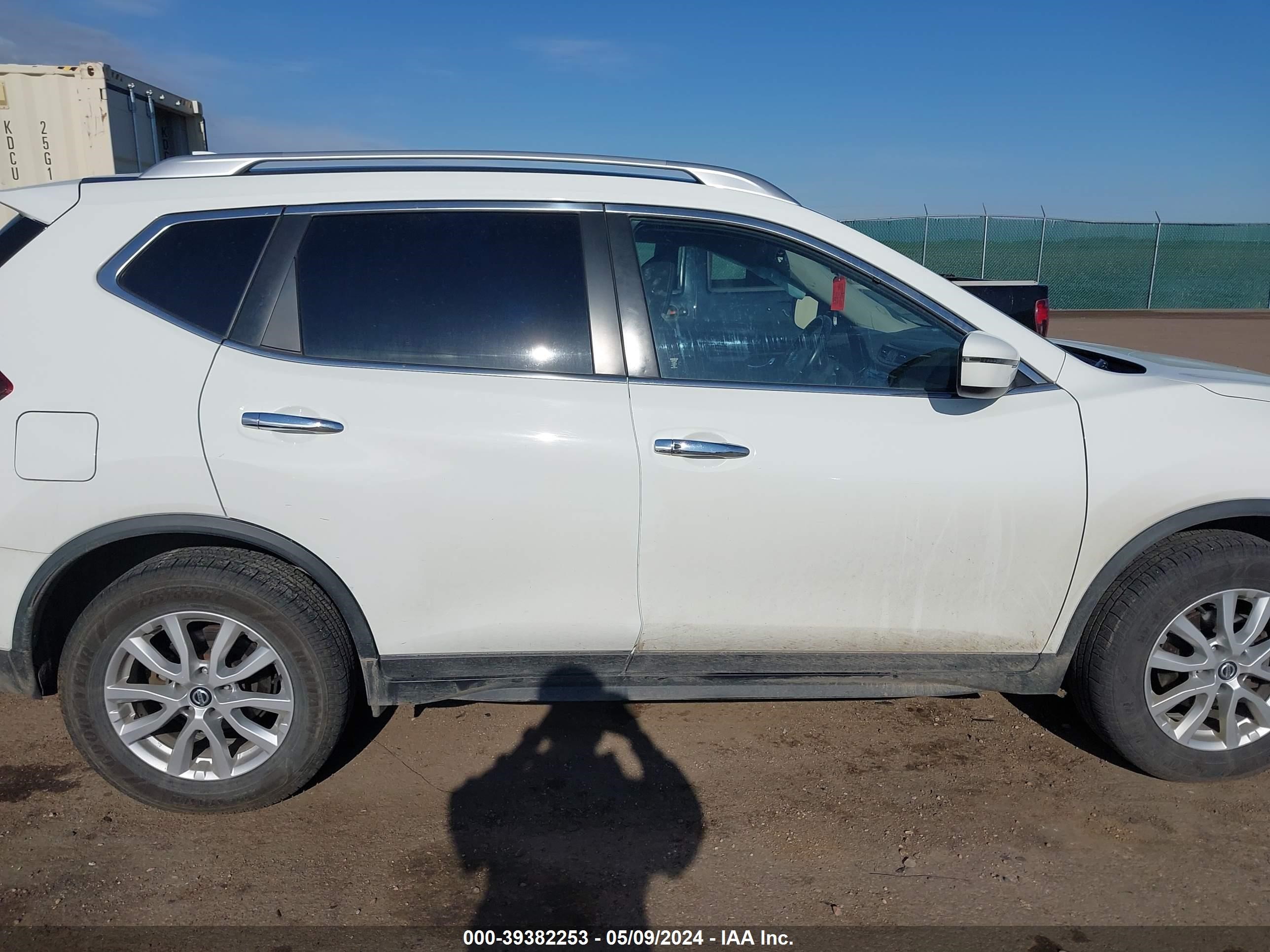 Photo 12 VIN: JN8AT2MT7LW010610 - NISSAN ROGUE 