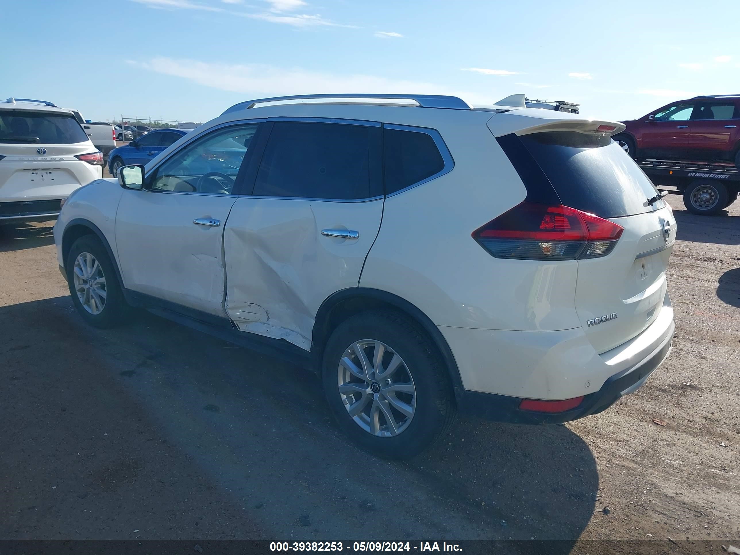 Photo 2 VIN: JN8AT2MT7LW010610 - NISSAN ROGUE 