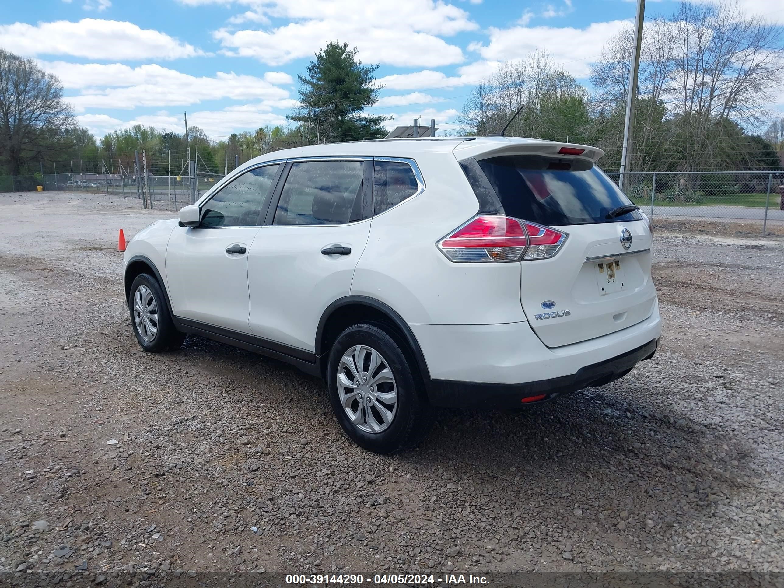 Photo 2 VIN: JN8AT2MT8GW018477 - NISSAN ROGUE 