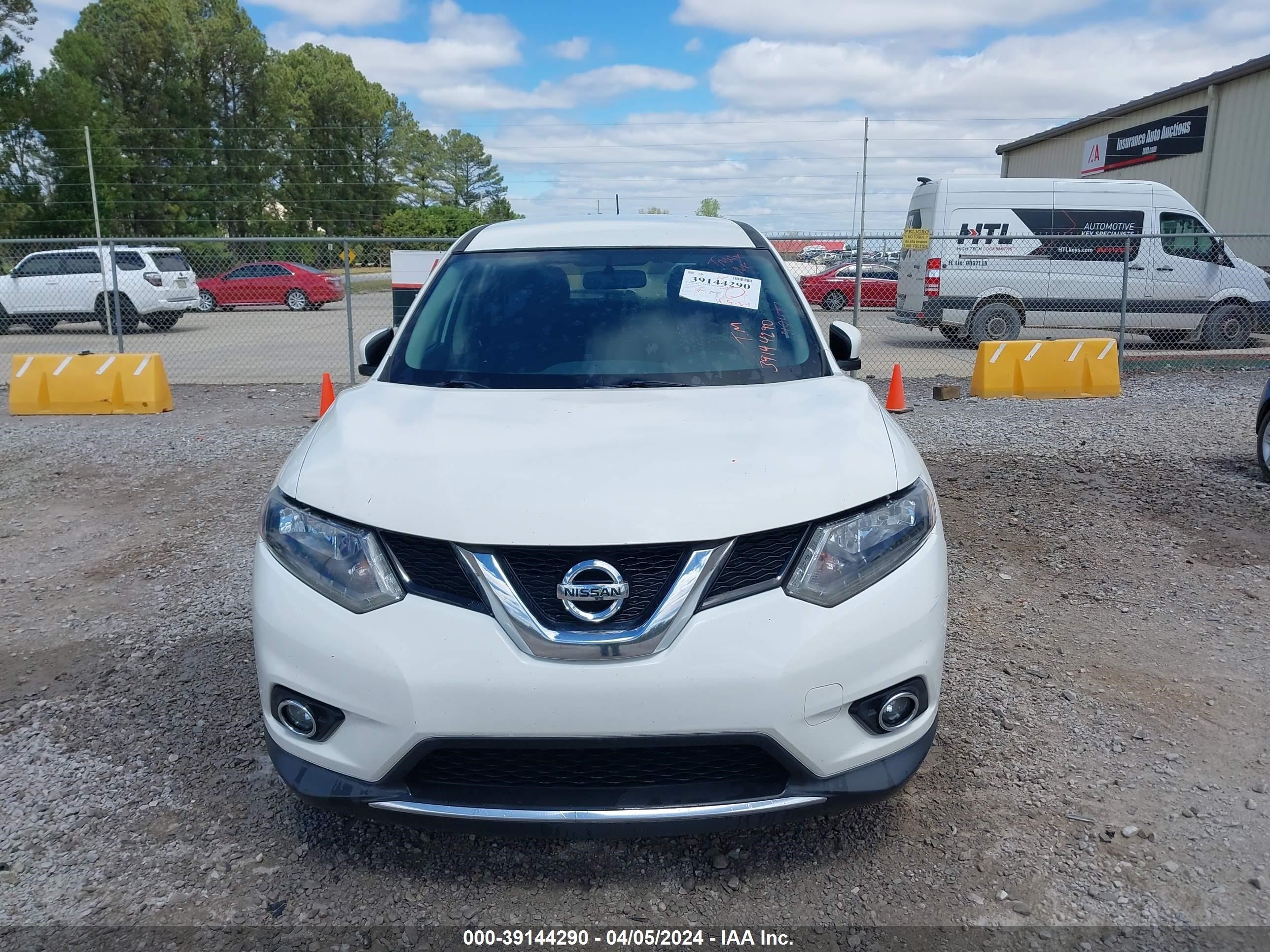 Photo 5 VIN: JN8AT2MT8GW018477 - NISSAN ROGUE 