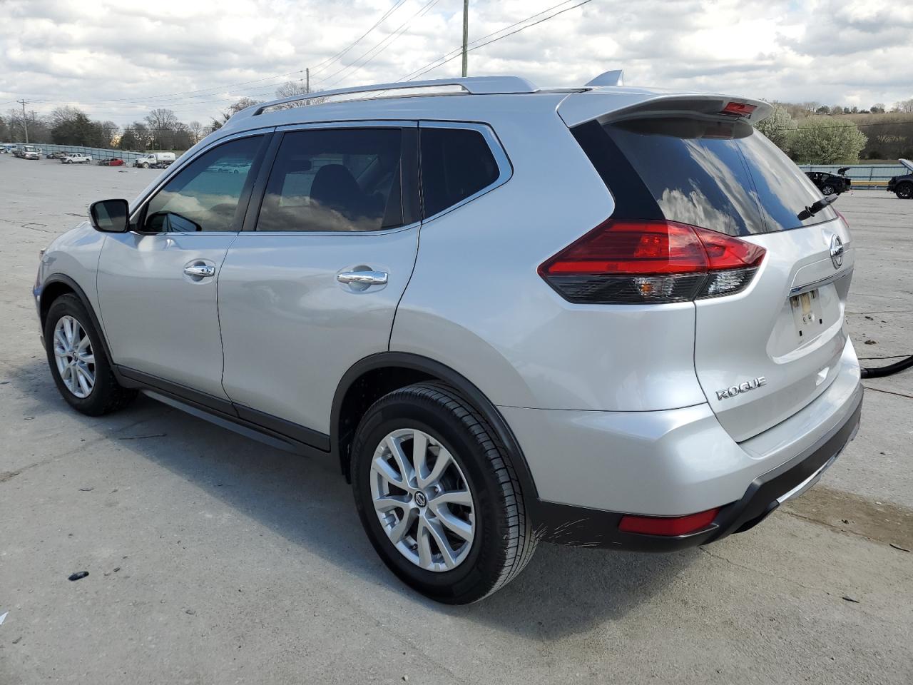 Photo 1 VIN: JN8AT2MT8HW381900 - NISSAN ROGUE 