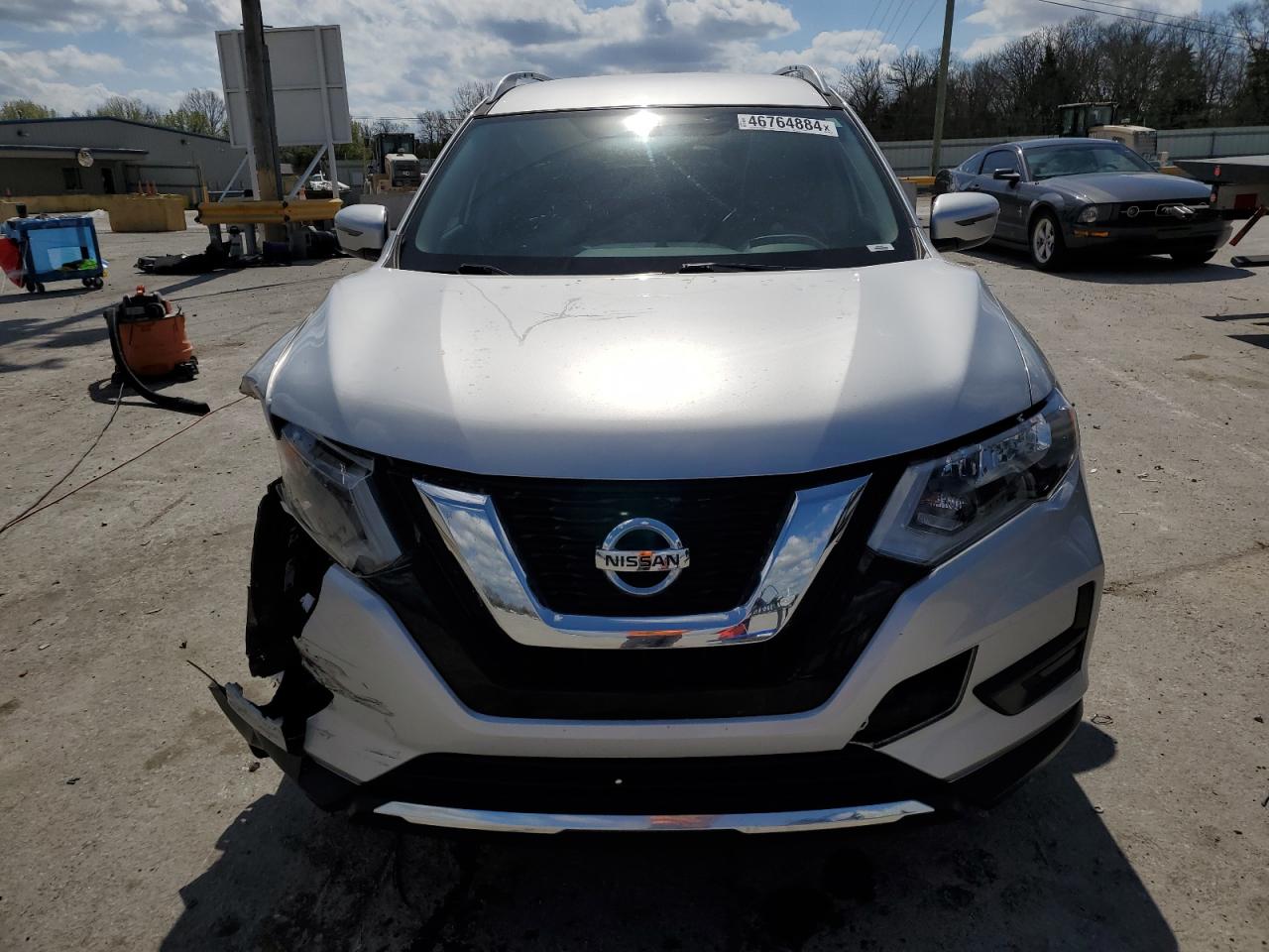 Photo 4 VIN: JN8AT2MT8HW381900 - NISSAN ROGUE 