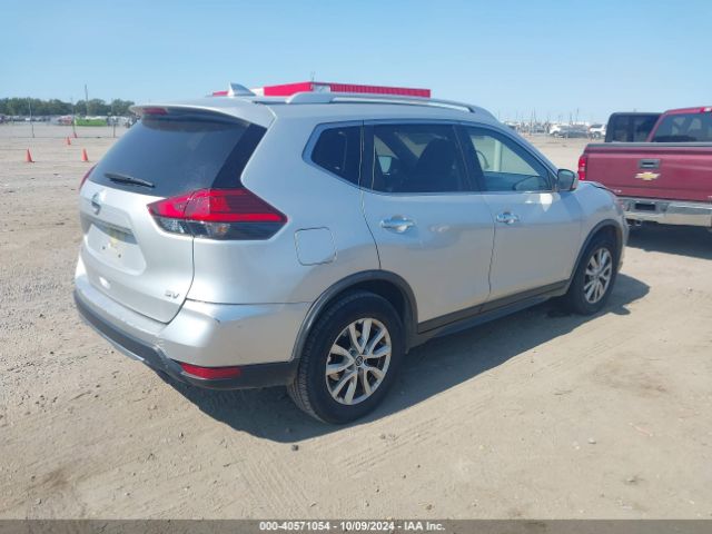 Photo 3 VIN: JN8AT2MT8HW386496 - NISSAN ROGUE 