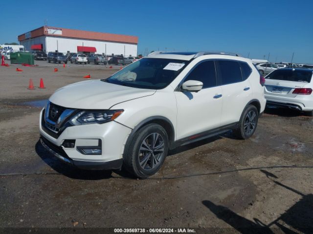 Photo 1 VIN: JN8AT2MT8JW450817 - NISSAN ROGUE 