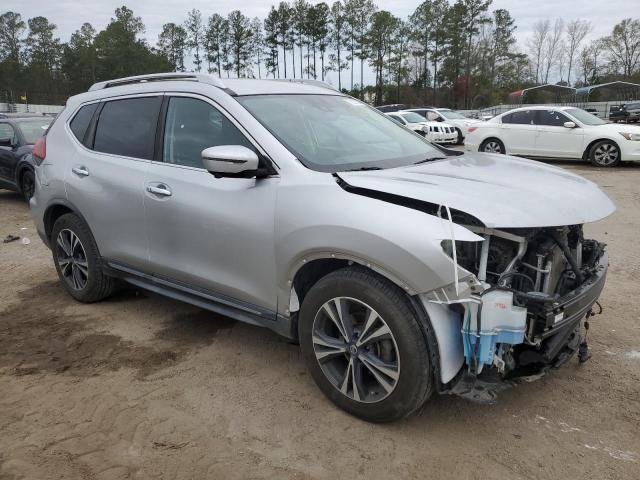 Photo 3 VIN: JN8AT2MT8JW462613 - NISSAN ROGUE 