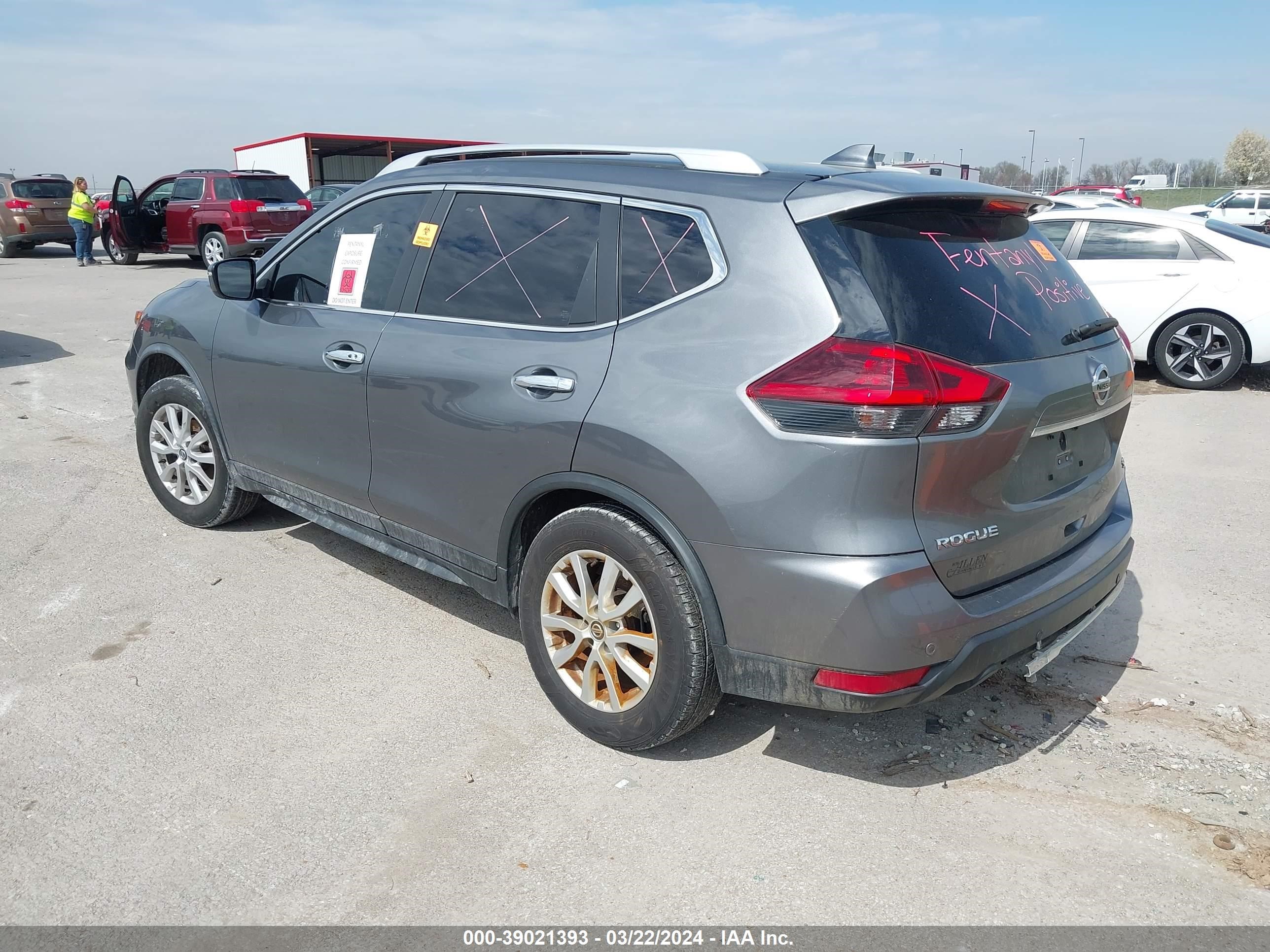 Photo 2 VIN: JN8AT2MT8LW033409 - NISSAN ROGUE 