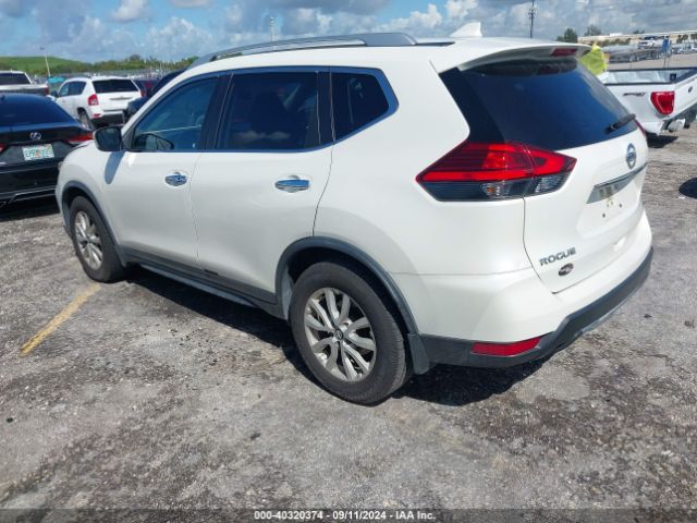 Photo 2 VIN: JN8AT2MT9HW131095 - NISSAN ROGUE 