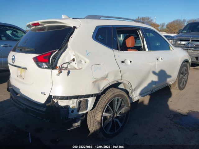 Photo 3 VIN: JN8AT2MT9JW468131 - NISSAN ROGUE 