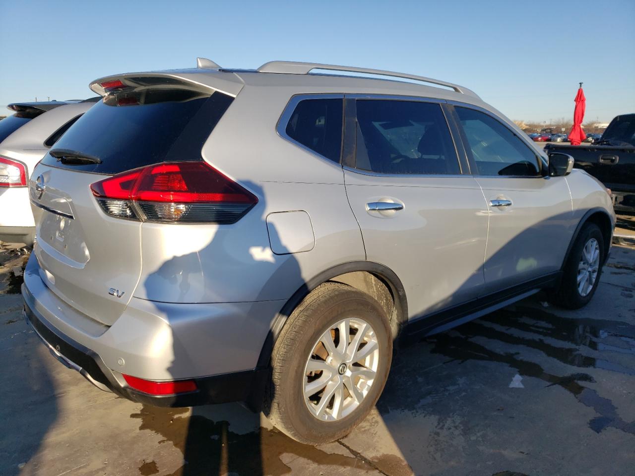 Photo 2 VIN: JN8AT2MT9KW502568 - NISSAN ROGUE 