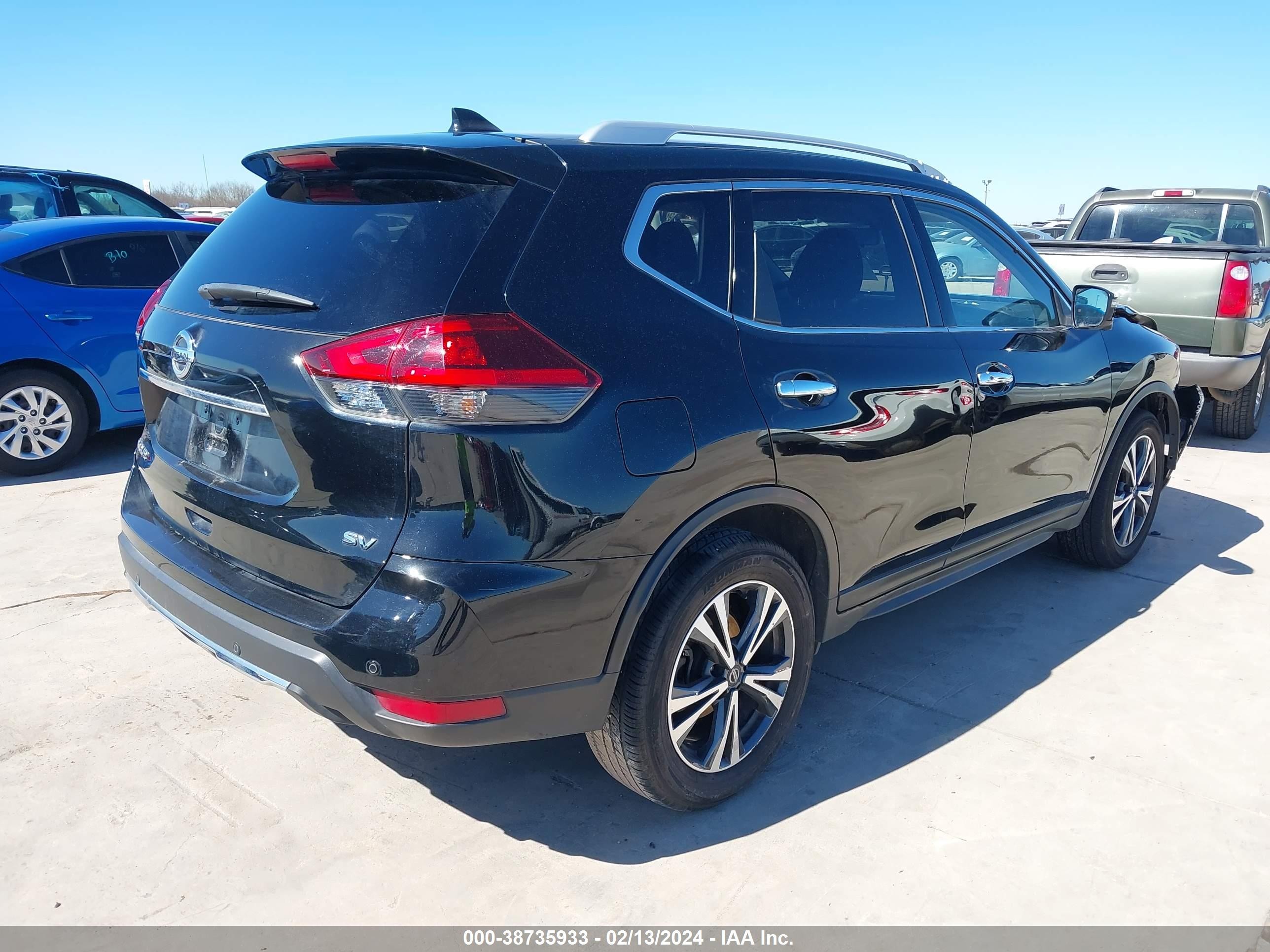 Photo 3 VIN: JN8AT2MT9LW032897 - NISSAN ROGUE 