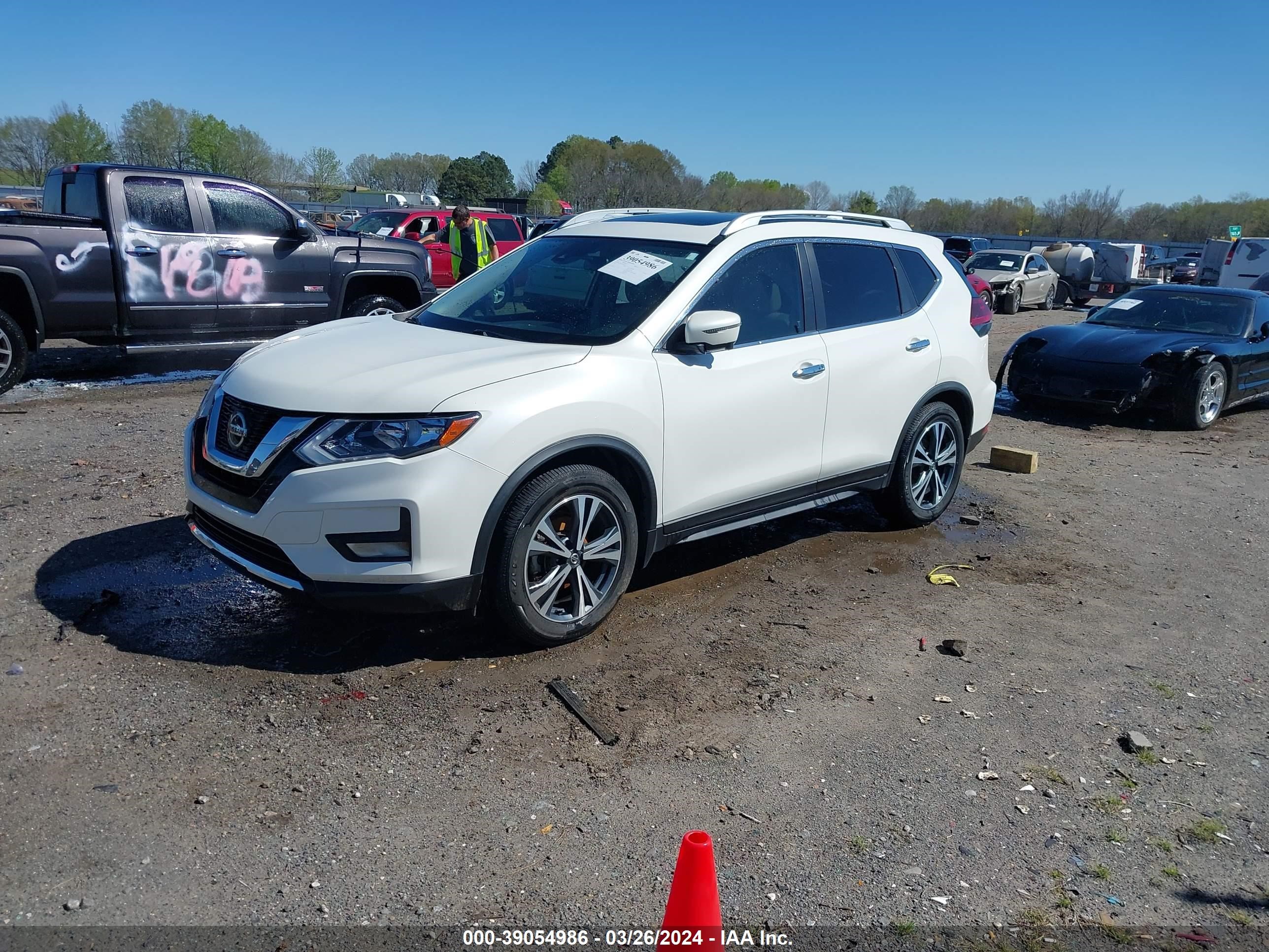 Photo 1 VIN: JN8AT2MT9LW036156 - NISSAN ROGUE 