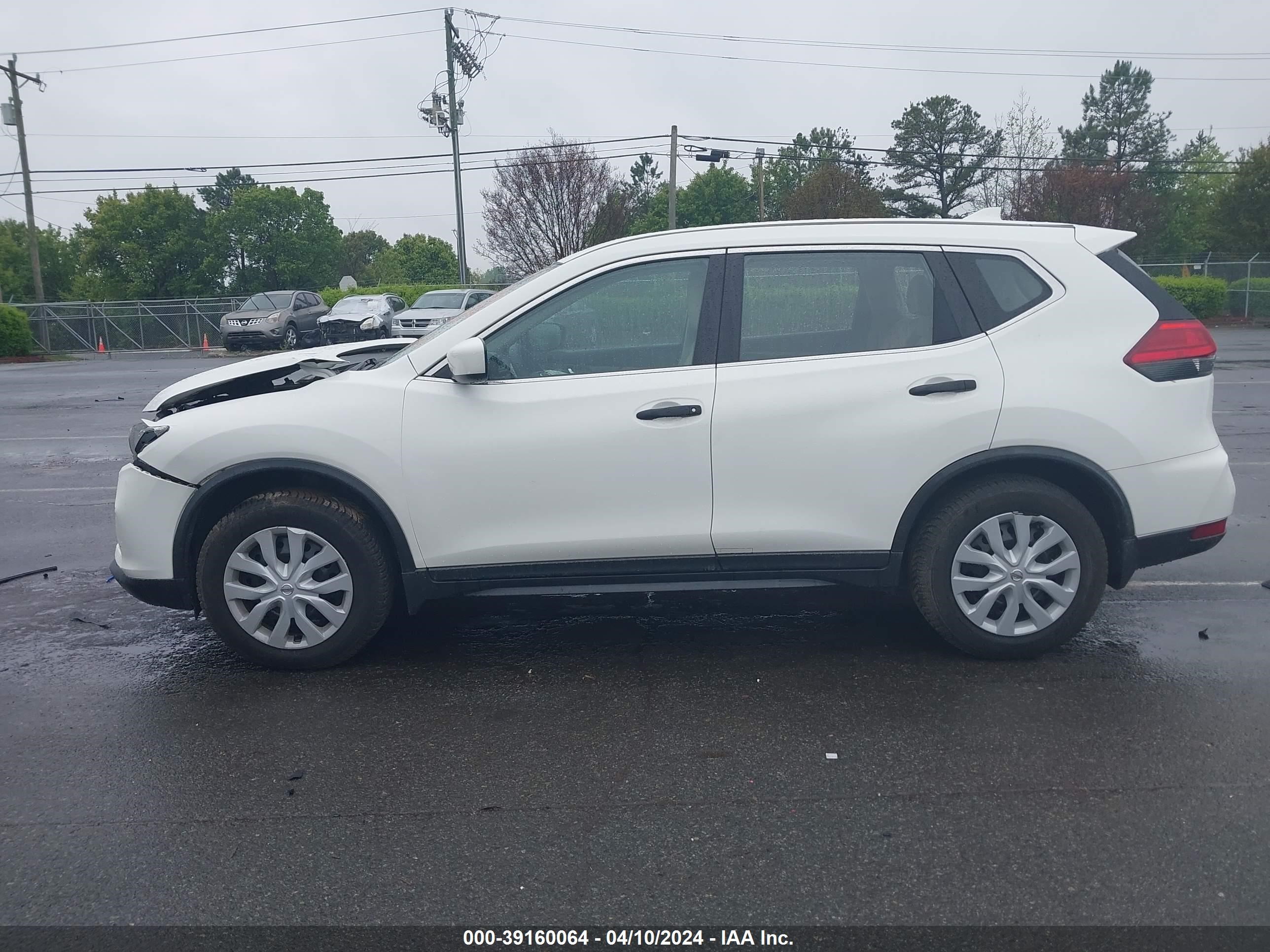 Photo 13 VIN: JN8AT2MTXHW140808 - NISSAN ROGUE 