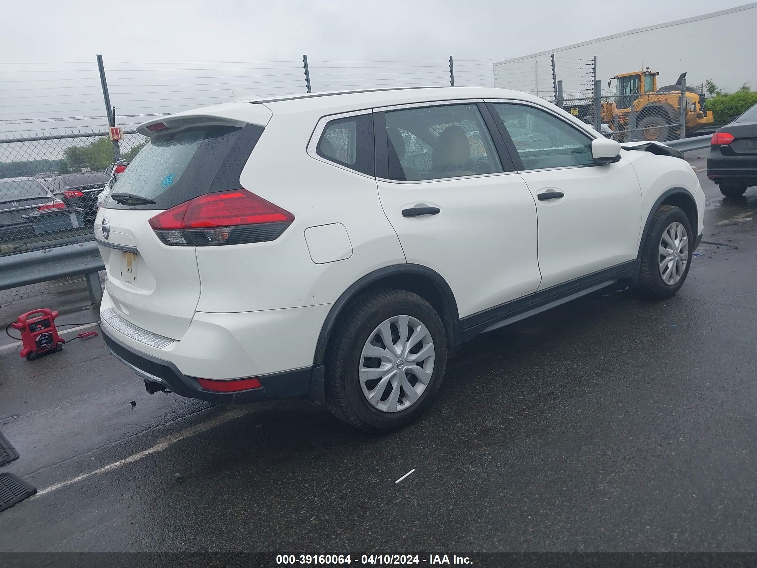 Photo 3 VIN: JN8AT2MTXHW140808 - NISSAN ROGUE 