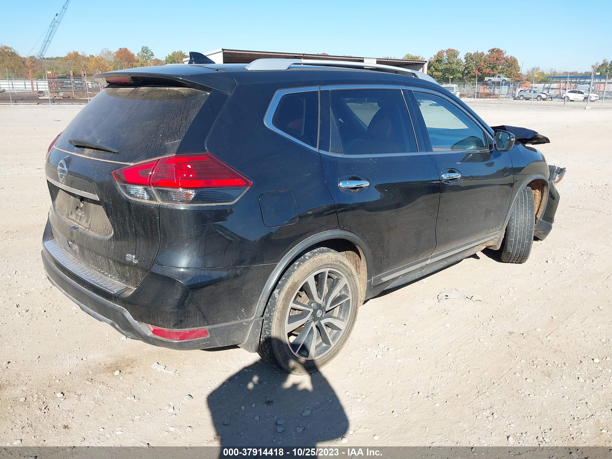 Photo 3 VIN: JN8AT2MTXHW153624 - NISSAN ROGUE 