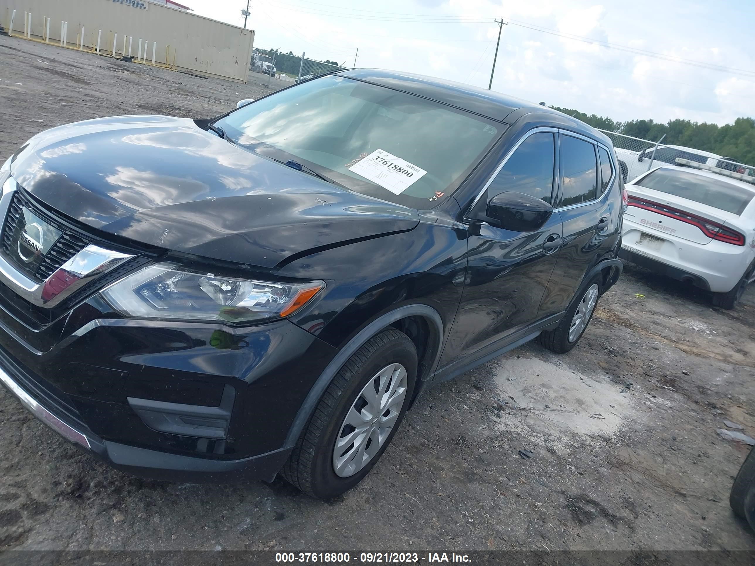 Photo 1 VIN: JN8AT2MTXHW154692 - NISSAN ROGUE 