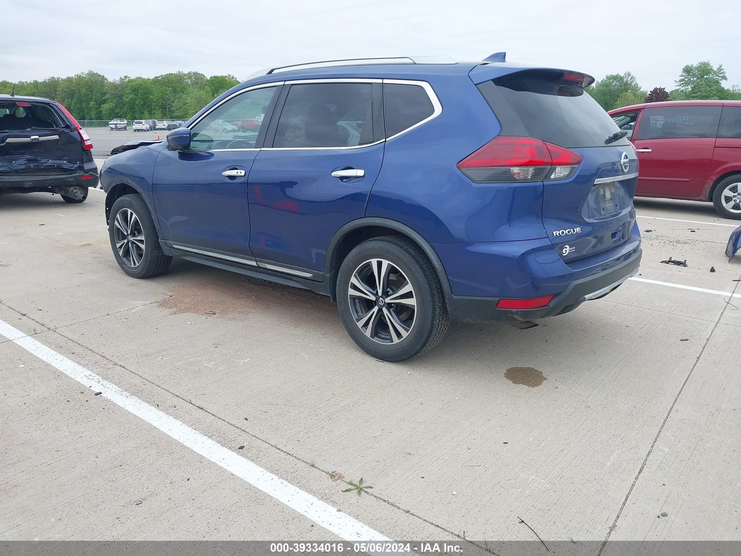 Photo 2 VIN: JN8AT2MTXJW456487 - NISSAN ROGUE 