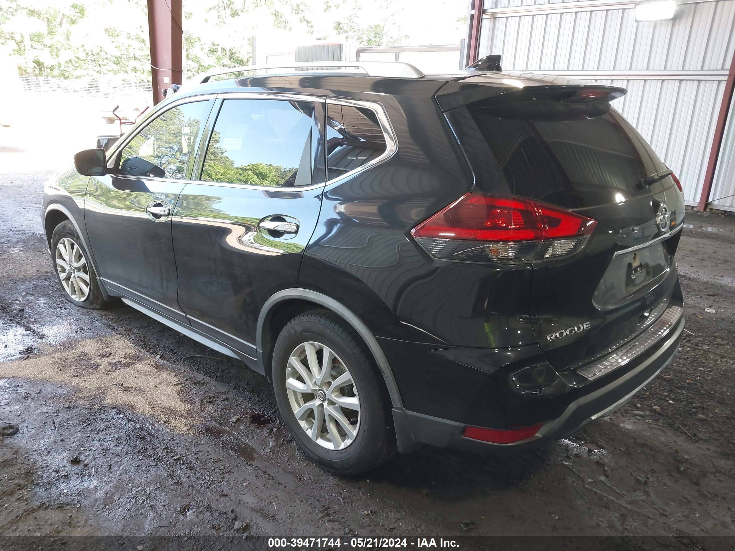 Photo 2 VIN: JN8AT2MTXJW457087 - NISSAN ROGUE 