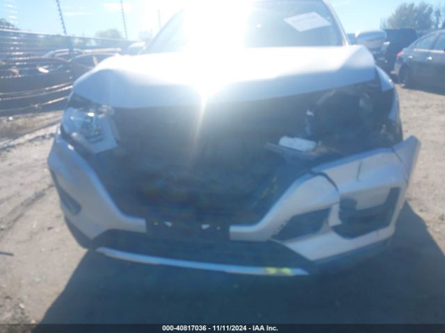 Photo 5 VIN: JN8AT2MTXJW464590 - NISSAN ROGUE 