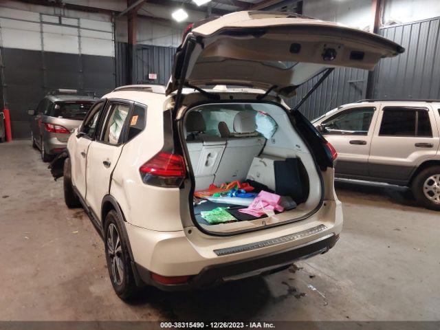 Photo 2 VIN: JN8AT2MV0HW253717 - NISSAN ROGUE 