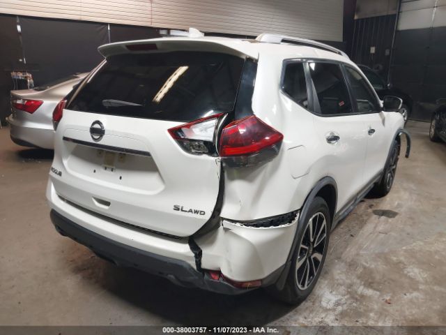 Photo 3 VIN: JN8AT2MV0JW340409 - NISSAN ROGUE 