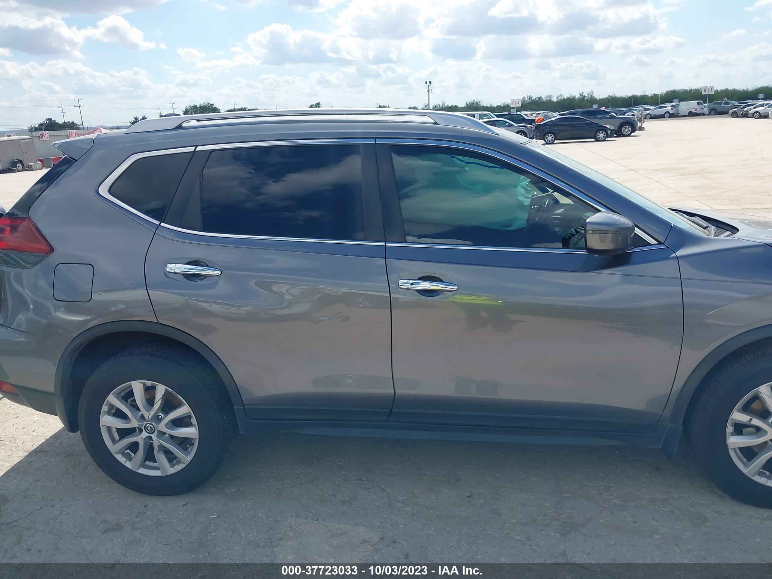 Photo 12 VIN: JN8AT2MV0JW343665 - NISSAN ROGUE 