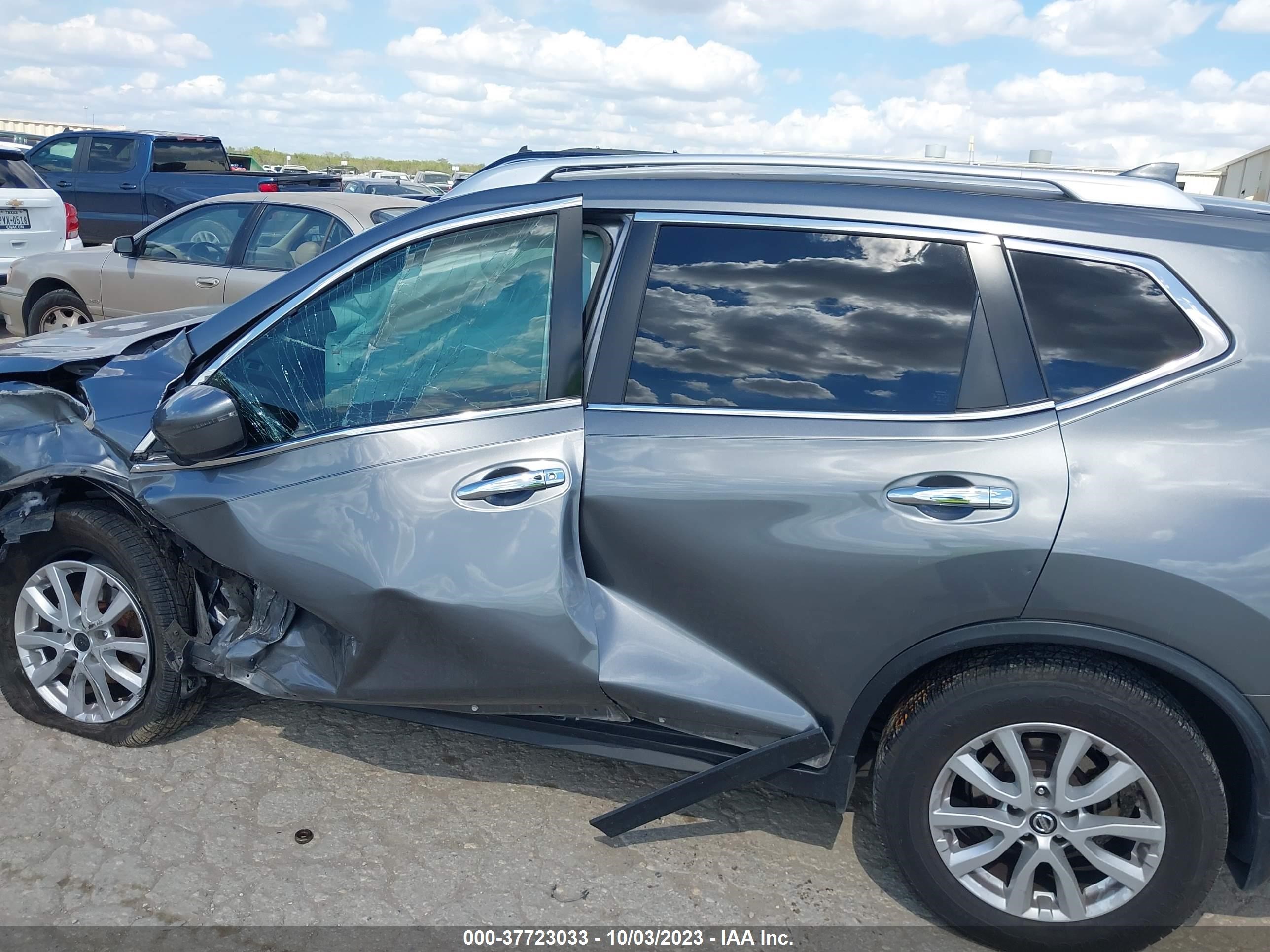 Photo 13 VIN: JN8AT2MV0JW343665 - NISSAN ROGUE 