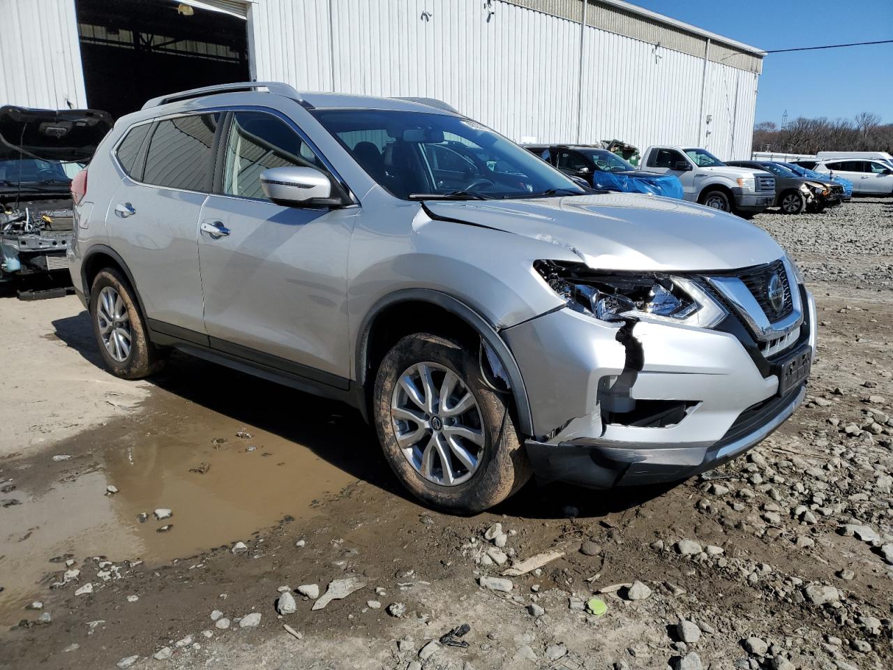 Photo 3 VIN: JN8AT2MV0JW348784 - NISSAN ROGUE 