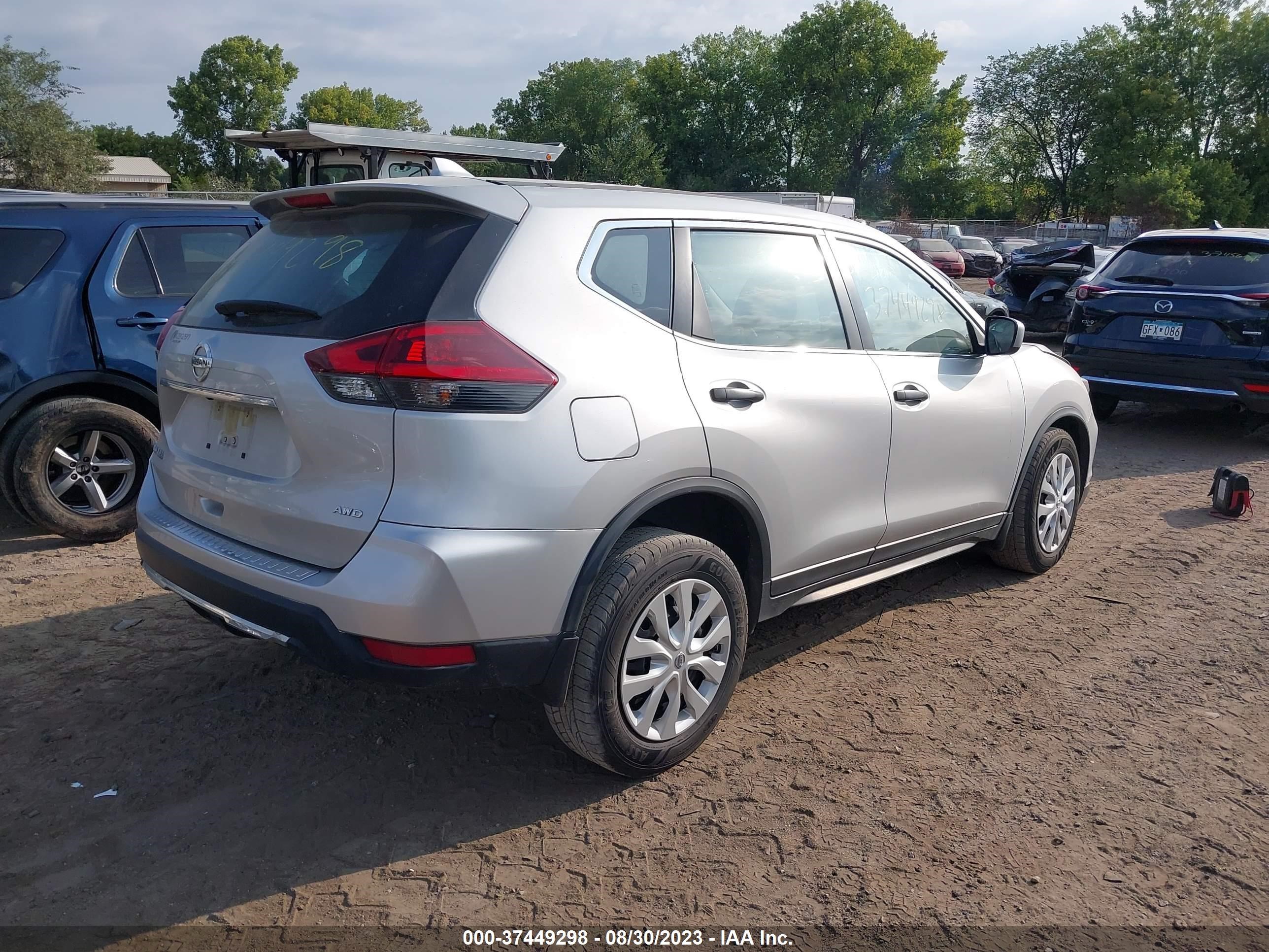 Photo 3 VIN: JN8AT2MV0LW109822 - NISSAN ROGUE 