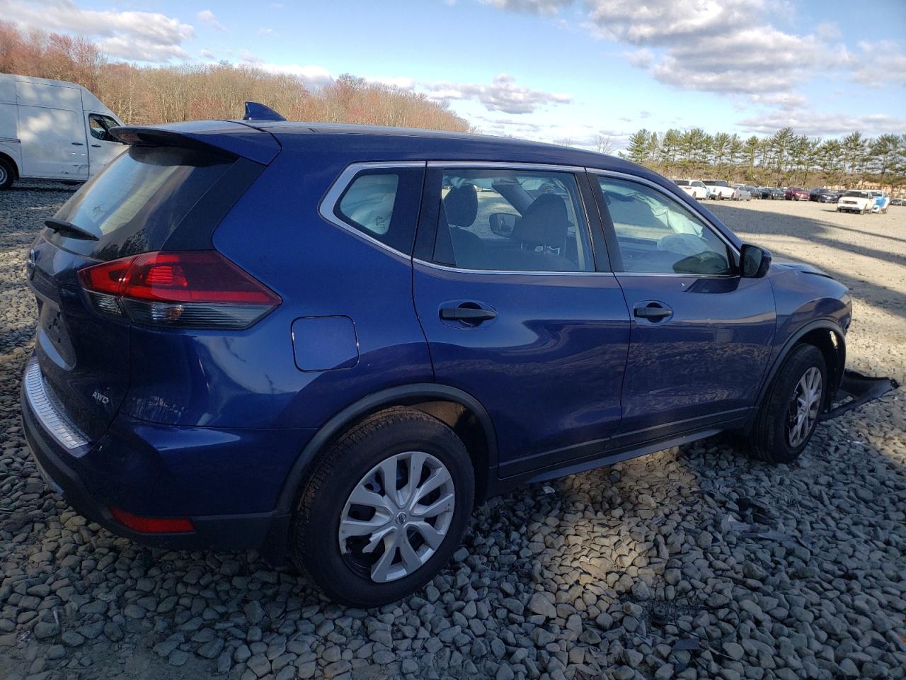 Photo 2 VIN: JN8AT2MV0LW137653 - NISSAN ROGUE 