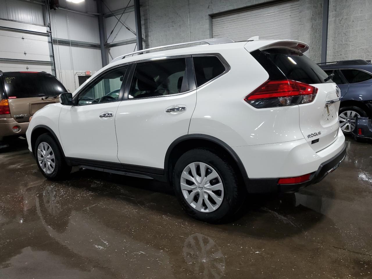 Photo 1 VIN: JN8AT2MV1HW011535 - NISSAN ROGUE 