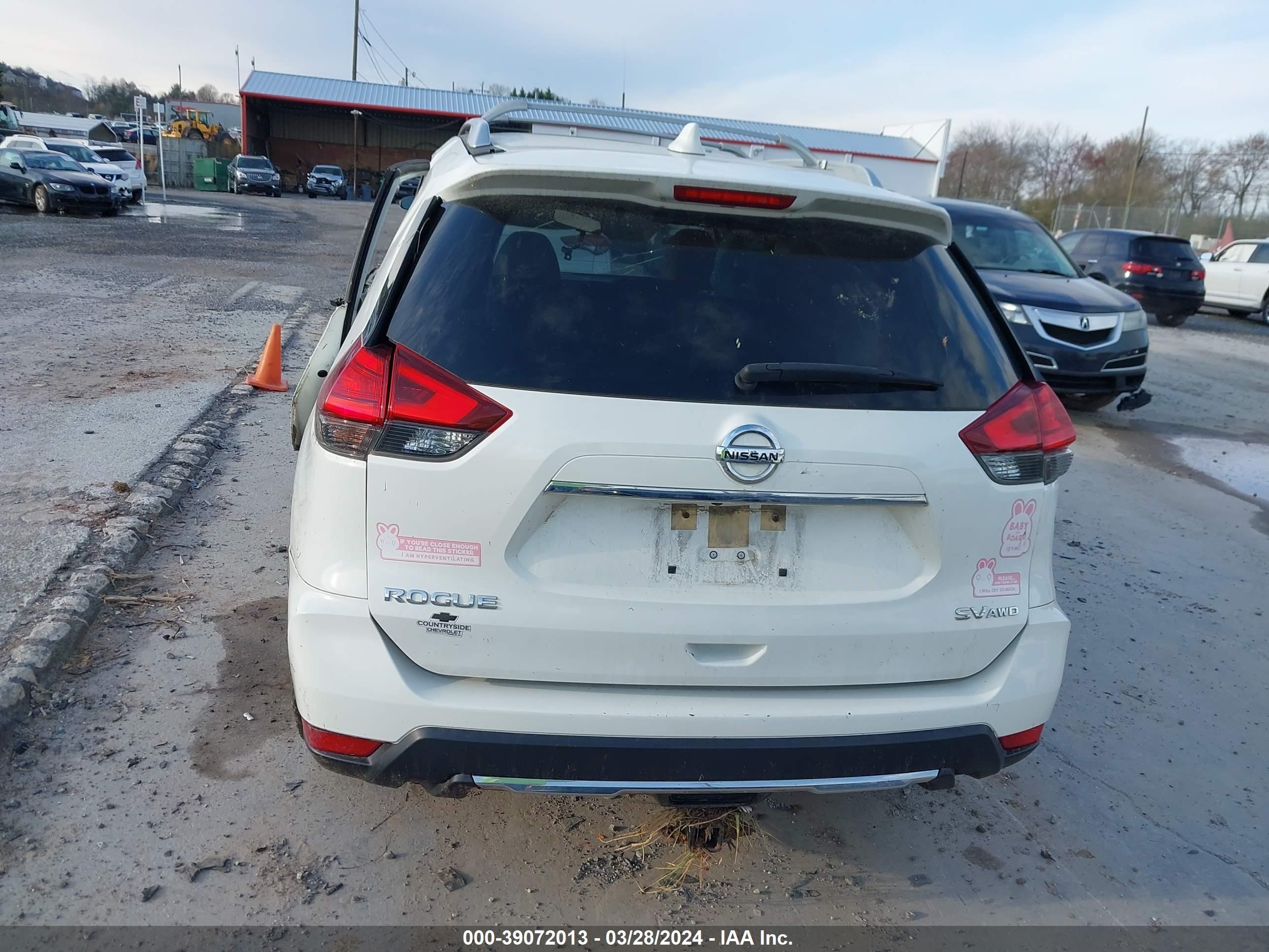 Photo 14 VIN: JN8AT2MV1HW025807 - NISSAN ROGUE 