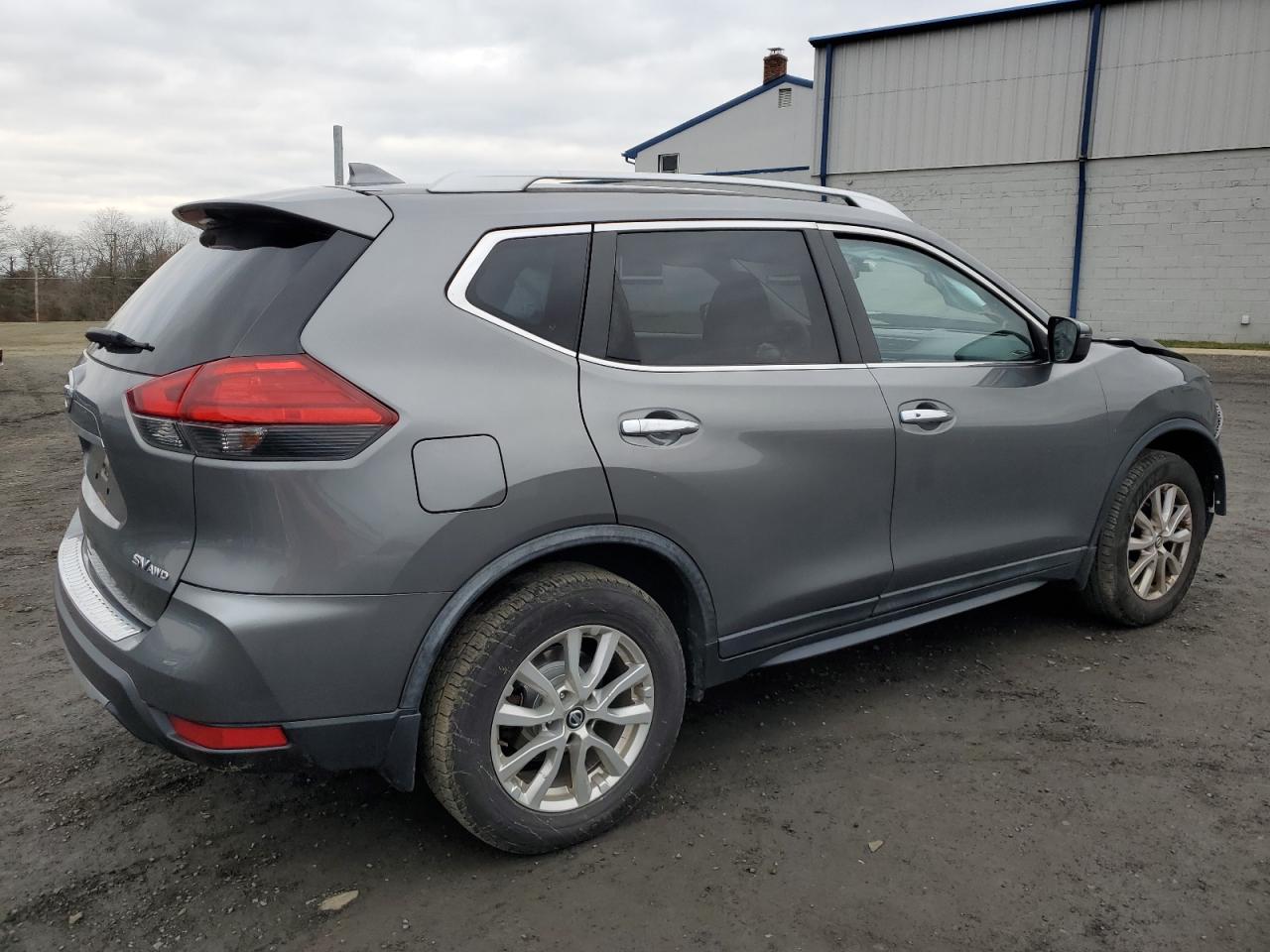 Photo 2 VIN: JN8AT2MV1HW284118 - NISSAN ROGUE 