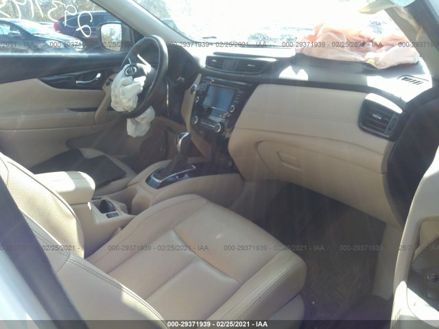 Photo 4 VIN: JN8AT2MV1JW303580 - NISSAN ROGUE 